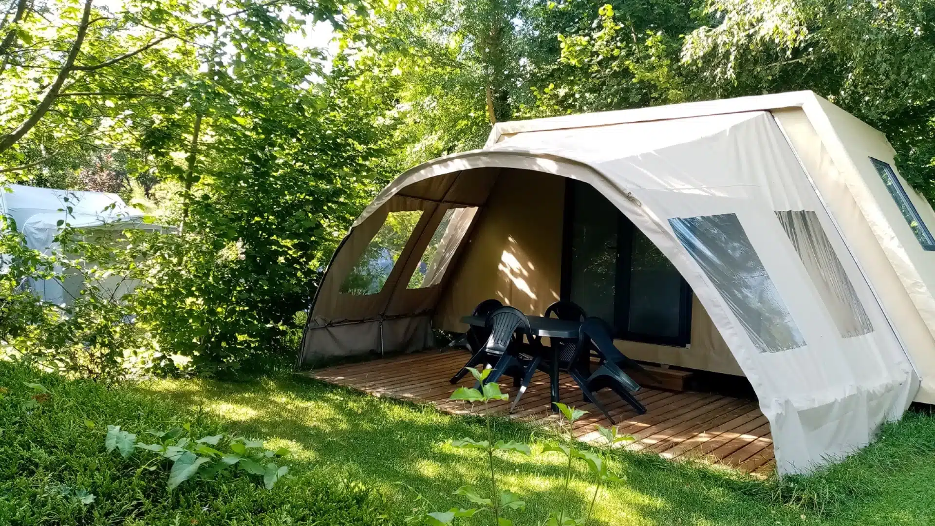 Aire de services et de stationnement camping-cars à Durtal (Camping des Portes de l'Anjou)